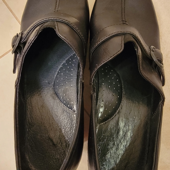 Dansko Black Leather Shoes - Picture 11 of 15